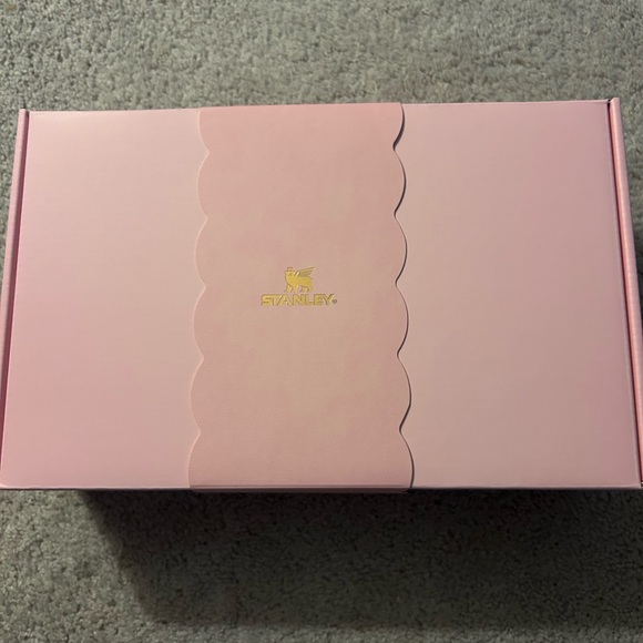 Stanley pink velvet cake 30oz tumbler - Valentine’s Day 2026 limited edition - Picture 3 of 3